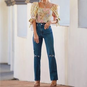 Brand new w/tags High Waisted Dark Wash Ripped Modern Straight Jeans Size Small